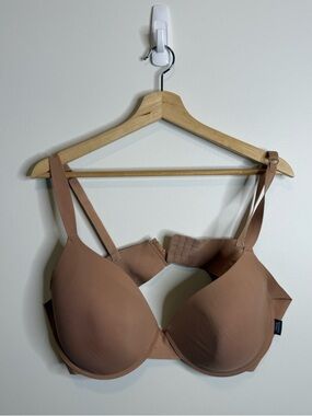 Vince Camuto nude bra Brassiere Size 42D